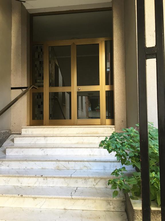 Casa Luca Lägenhet Milano Exteriör bild